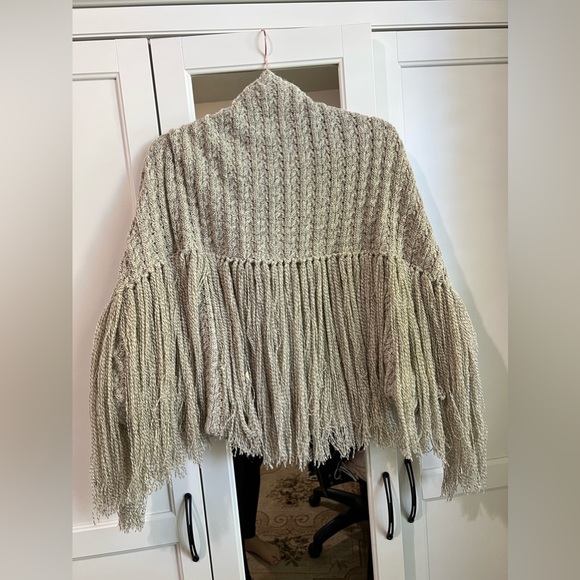 Beige Cable Knit Fringe Hem Shrug Cardigan - Picture 2 of 4